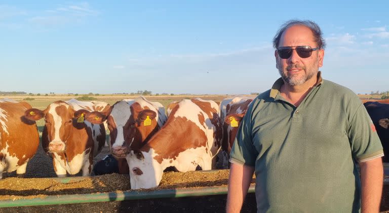 Juan José Ysrraelit ordeña 1200 vacas en el sur de Entre Ríos