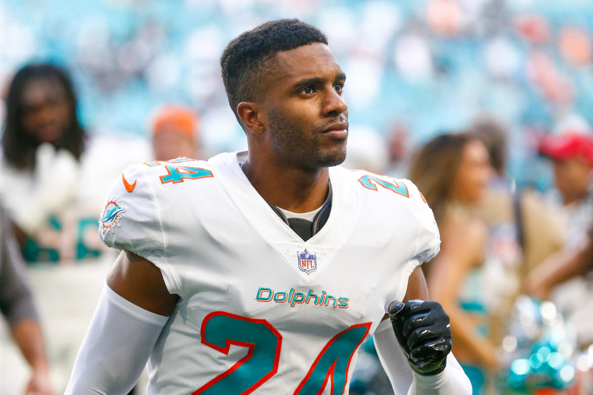 Dolphins CB Byron Jones 'can't run or jump' due to injuries, sends warning  to players