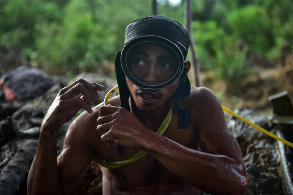 Gold miner readies for dive