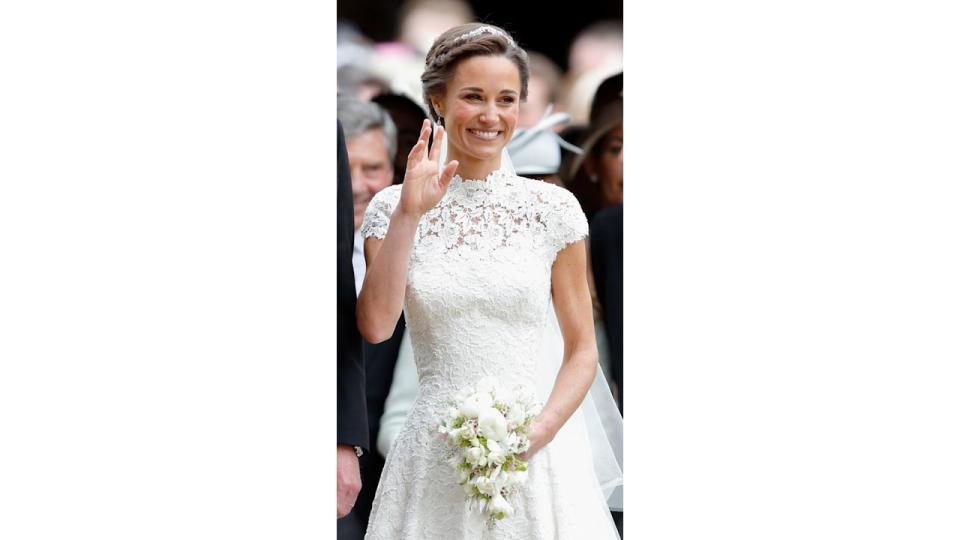 Pippa Middleton in lacy wedding dress 