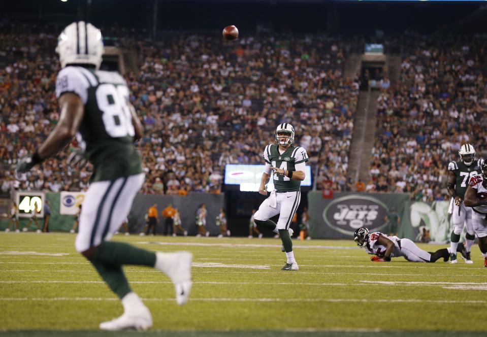 New York Jets quarterback Sam Darnold (14) throws a pass to Charles D. Johnson (88) for a touchdown during the first half of a preseason NFL football game against the Atlanta Falcons, Friday, Aug. 10, 2018, in East Rutherford, N.J. (AP Photo/Adam Hunger)