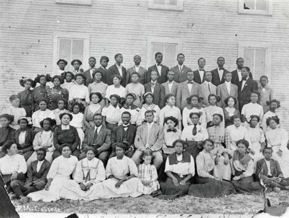 The students and faculty of Fort Worth Indusrrial & Mechanical College. The photo is dated in archives as about 1919, but may be earlier. Tarrant County Black Historical & Genealogical Society Collection/Tarrant County Archives