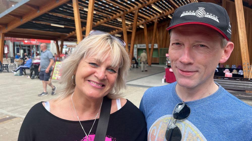 Caroline Read, left, and Ian Ashton standing by Great Yarmouth Market