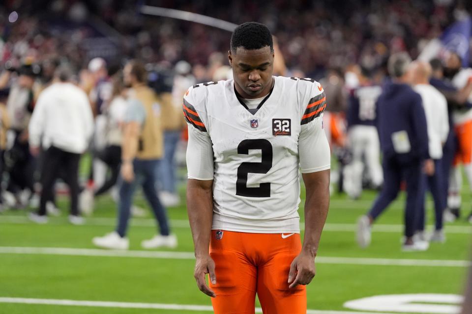 Cleveland Browns wide receiver Amari Cooper leaves the field after a loss to the Houston Texans on Saturday in Houston.