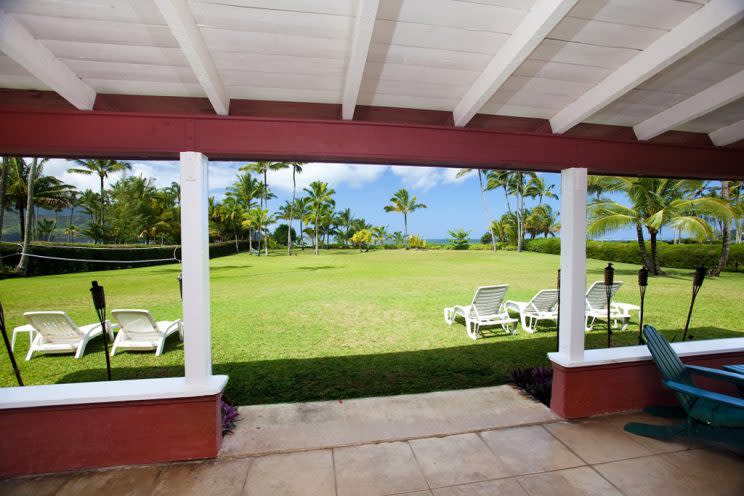 We're sure the covered patio is great for parties! (Photo: Zillow/Sealight Studios)