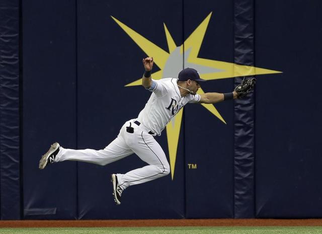 Kevin Kiermaier ran forever to complete this catch of the year