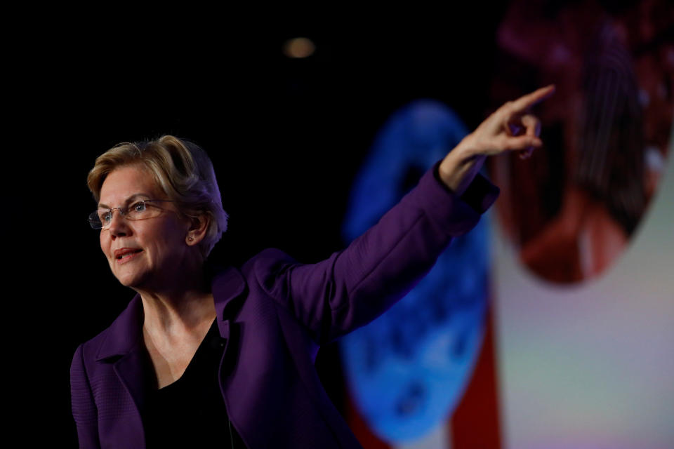 Sen. Elizabeth Warren is&nbsp;calling for increased funding for research into the health effects of pollution by the Centers for Disease Control and Prevention. (Photo: ERIC THAYER / Reuters)