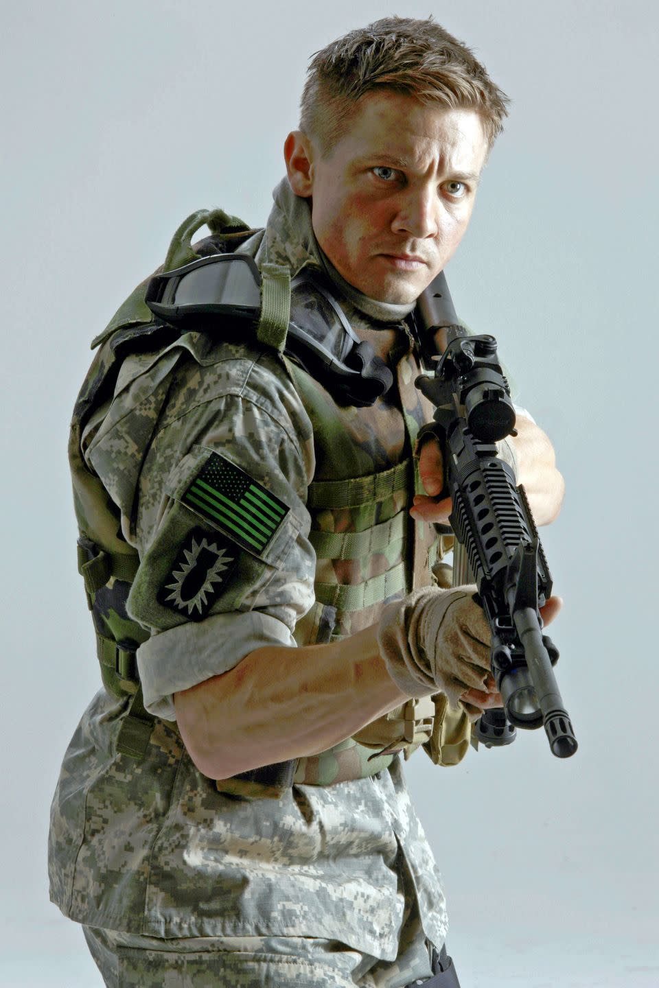 jeremy renner stars in the hurt locker