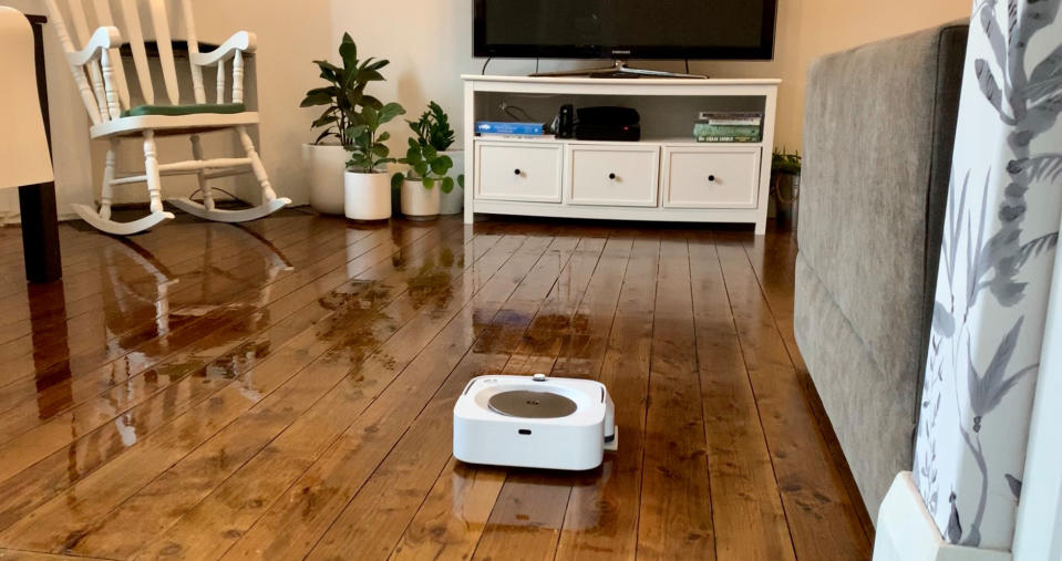 Photo of the irobot braava jet m6 on floorboards