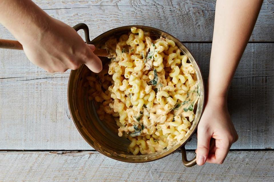 How to Make Macaroni and Cheese Without a Recipes?yhoo=true