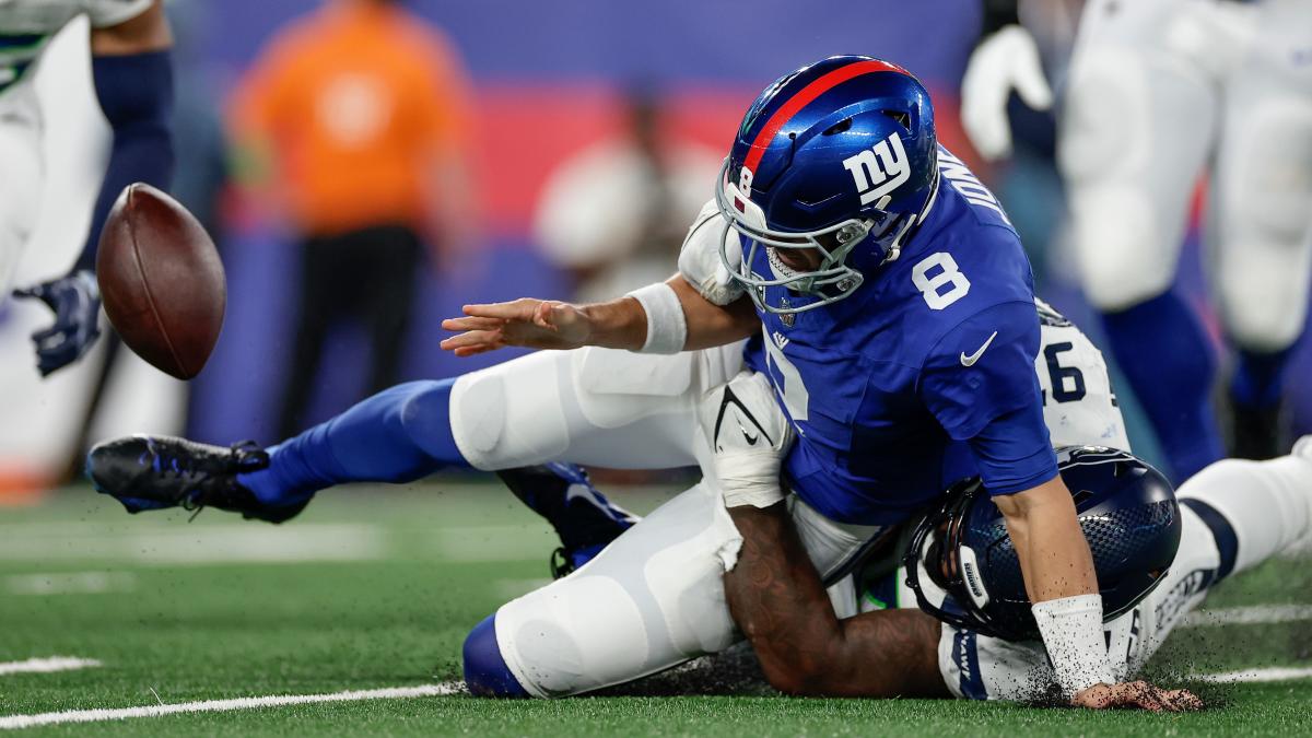 Monday Night Football: Seahawks sack Daniel Jones, Giants 24-3 - NBC Sports