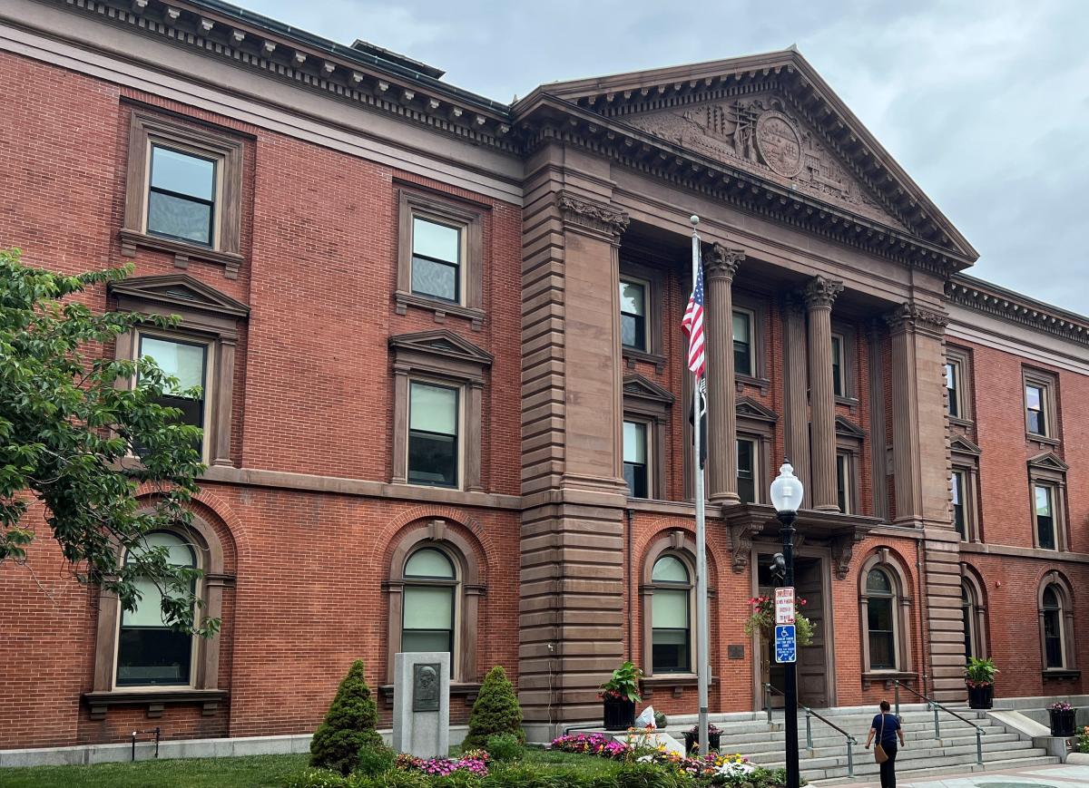 New Bedford election New Bedford mayoral candidates state their platforms