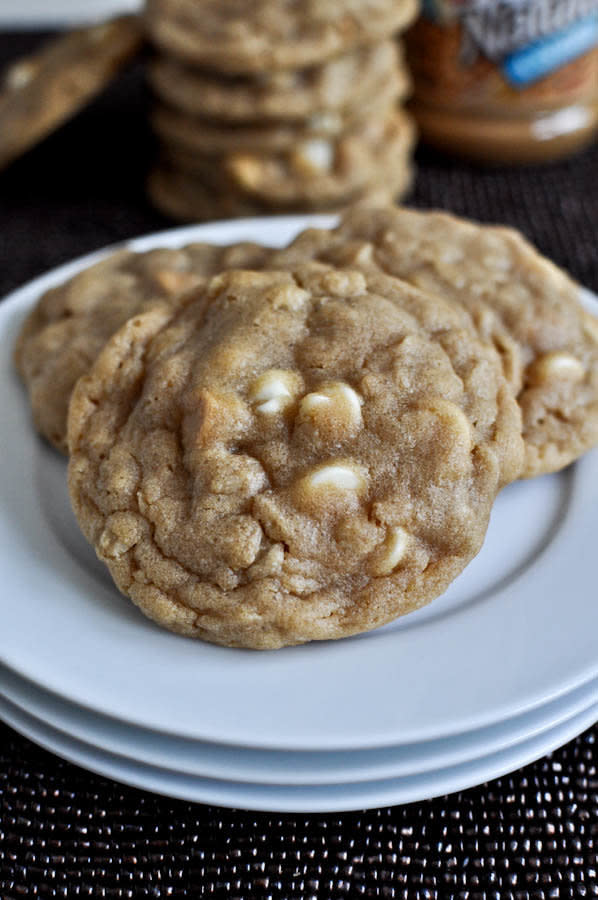 <strong>Get the <a href="http://www.howsweeteats.com/2011/09/white-chocolate-peanut-butter-oatmeal-cookies/" target="_blank">White Chocolate Peanut Butter Oatmeal Cookies recipe</a> by How Sweet It Is</strong>