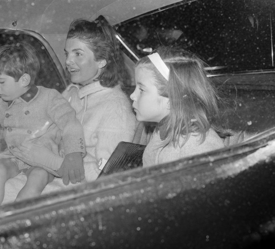 1964: Jackie Kennedy returns to New York City