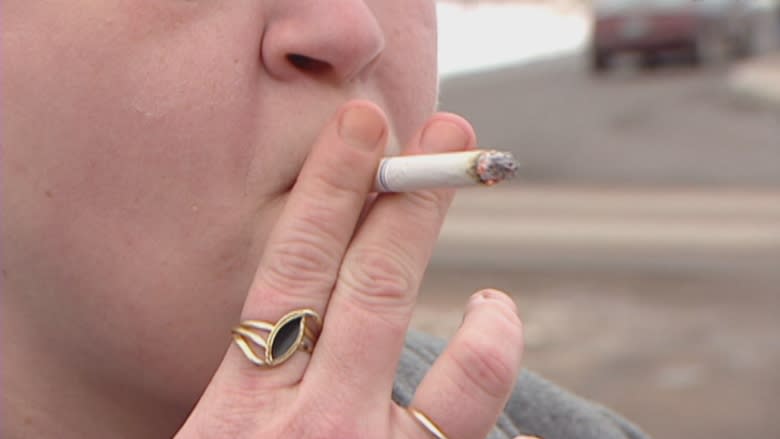 Stratford passes bylaw banning smoking on town property