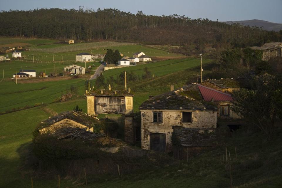 Granda, an abandoned hamlet for sale in Lugo province. <em>(Source: Angel Navarrete/Bloomberg)</em>