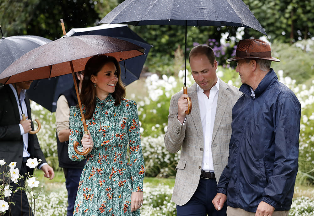 The Duchess and Duke of Cambridge pay tribute to the late Princess Diana at the transformed Sunken Garden. (Photo by Kirsty Wigglesworth- WPA Pool/Getty Images)