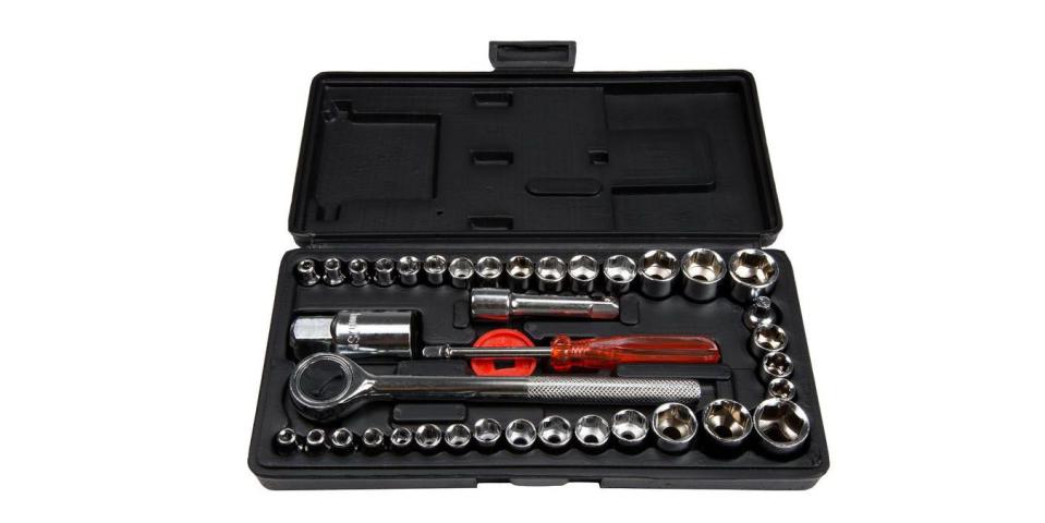 11) Ratcheting Socket Wrench Set