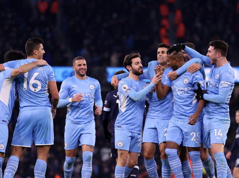 Manchester City players celebrate Fernandinho’s goal (Getty Images)