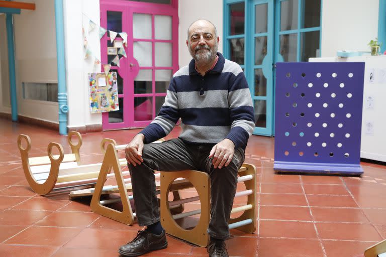 Alfredo Hoyuelos es un pedagogo español que difunde la filosofía reggiana en escuelas de todo el mundo