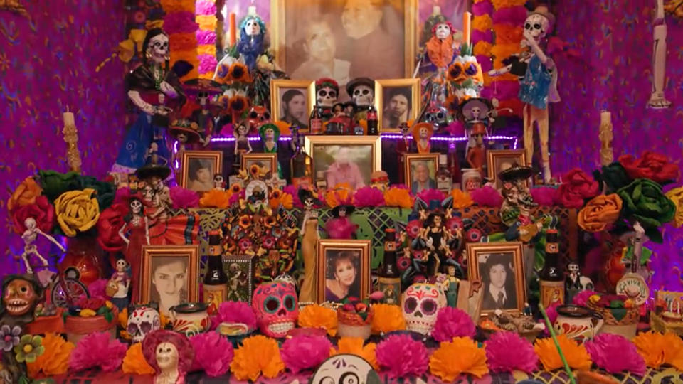 A Day of the Dead altar. / Credit: CBS News
