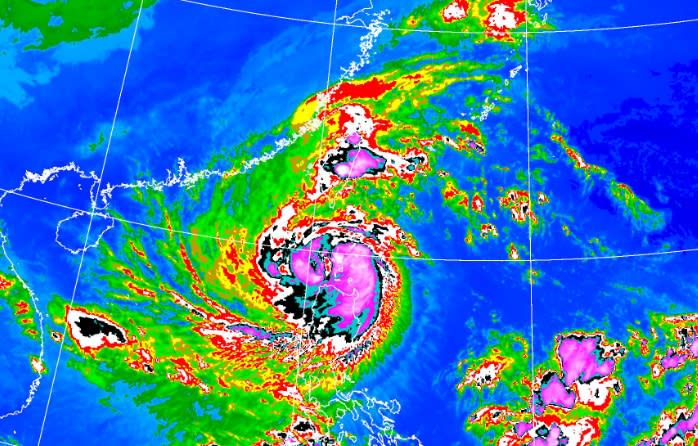 尼莎颱風雖未直接撲台，但仍帶來強烈雨勢。（圖／中央氣象局）