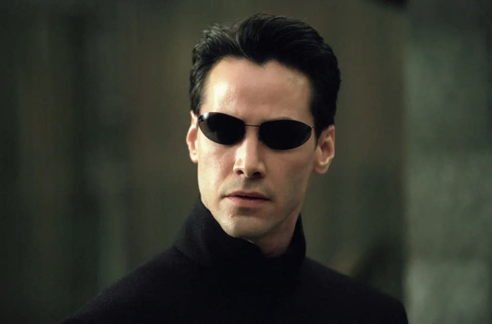 Keanu Reeves in „Matrix Reloaded“. Der Schauspieler hat angeblich pro Film der Trilogie 83 Millionen US-Dollar (umgerechnet etwa 76,18 Mio. Euro) verdient. (Warner Bros.)