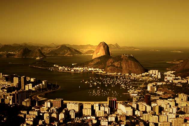 <b>Rio de Janeiro</b>, the cidade maravilhosa (the marvelous city) offers you tropical beaches, lofty mountains, lush rainforests, and gorgeous blue seas. 