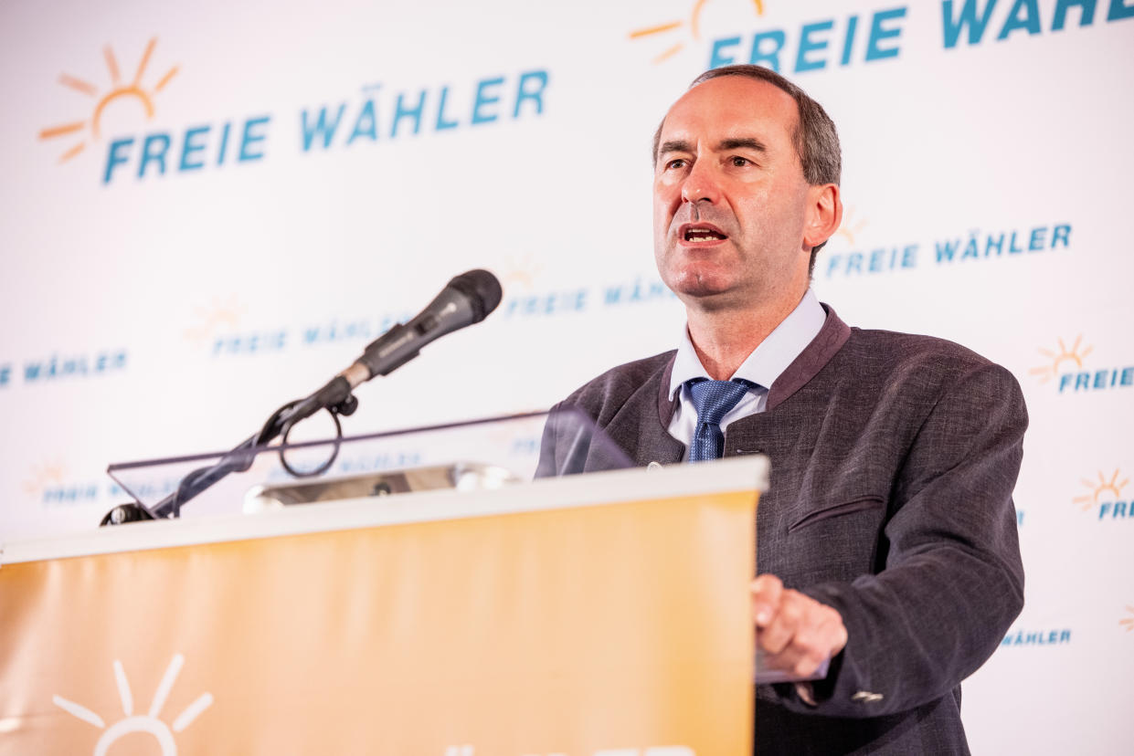 Hubert Aiwanger beim Politischen Frühschoppen Gillamoos (Bild: Matthias Balk/dpa)