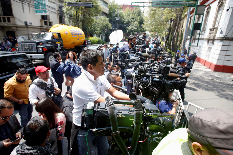 FOTOS | Protestas ante la comitiva de Trump en México