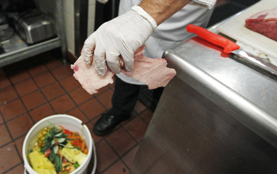 Ingentes cantidades de comida se desperdician cada año en Estados UNidos. (AP)