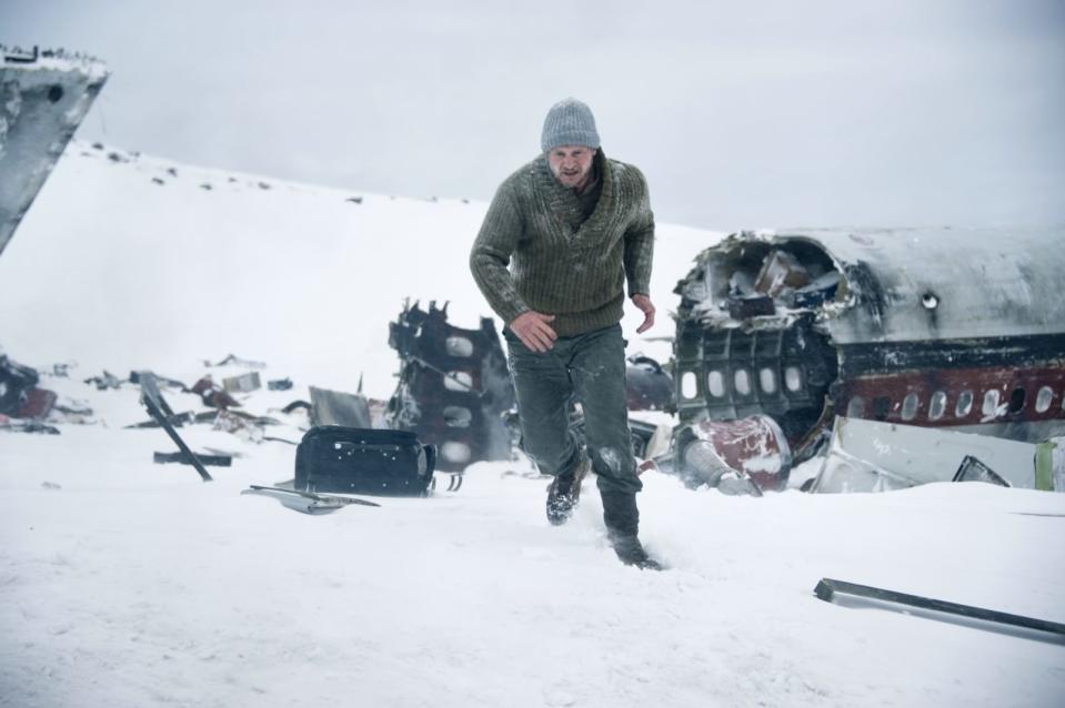 Liam Neeson mag's offenbar schön kühl: In "The Grey - Unter Wölfen" muss er sich nach einem Flugzeugabsturz durch eine unwirtliche Eiswüste kämpfen. (Bild: Universum Film)