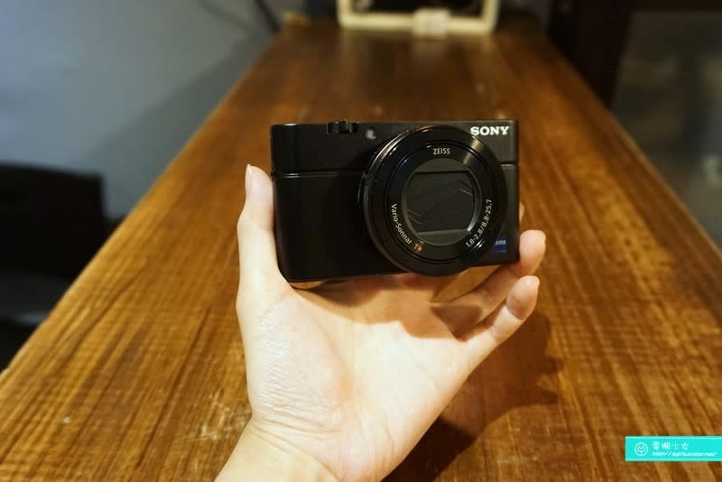 [評測] 技術密度攻頂之隨身相機SONY『RX100 IV』 ：4K影片也能錄!!