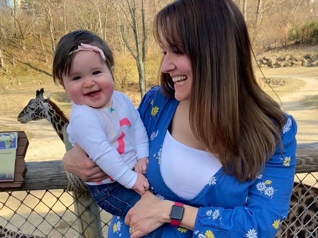 Nina Weierman and her daughter at the zoo