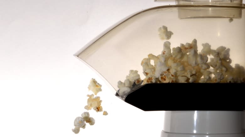 popcorn in air popper