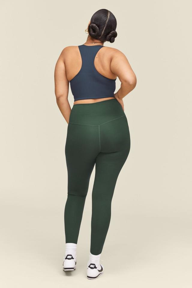I Tried the Ultra Flattering Leggings Hollywood Loves, and My Butt Has  Never Looked Better - Yahoo Sports