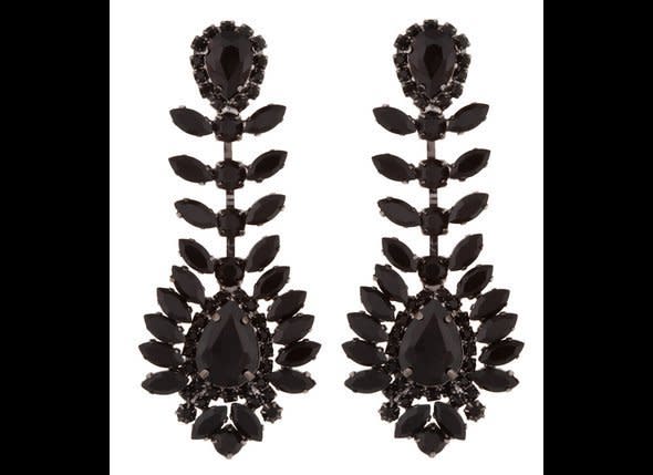 <strong>TO BUY</strong>: <a href="http://www.sendthetrend.com/jagger-jet-flower-chandeliers" target="_hplink">Jagger Jet Flower Earrings by Send The Trend, $29.95</a>