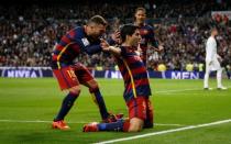 Luis Suarez celebrates after scoring the fourth goal for Barcelona. Reuters / Sergio Perez