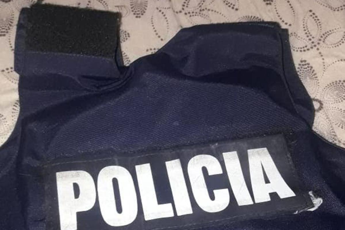 Detectan fallas en chalecos antibalas para la policía bonaerense y de la  ciudad - LA NACION