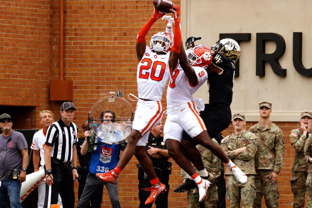 No 5 Clemson Survives Wake Forests Upset Bid With 51 45 Win In 2ot Thriller 