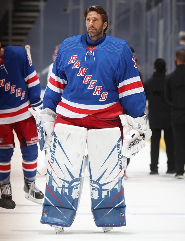 Lundqvist is 11th player in Rangers history to have jersey retired