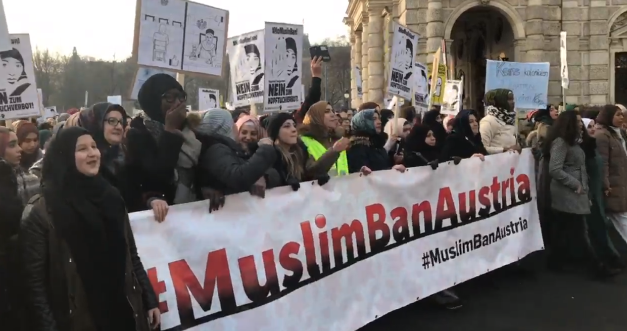 Women march against proposals to ban the full-face veil in Vienna: Screenshot