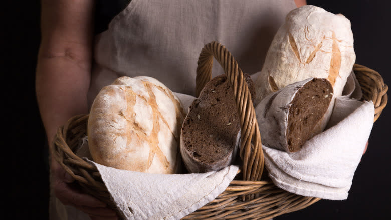 Loaves of bread in a lined basket