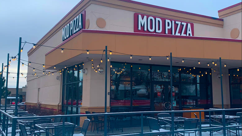 Exterior of Mod Pizza 