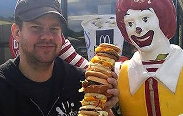 US blogger eats all of McDonald's 43 sandwiches at the same time, calling it McEverything. (Yahoo Shine photo)