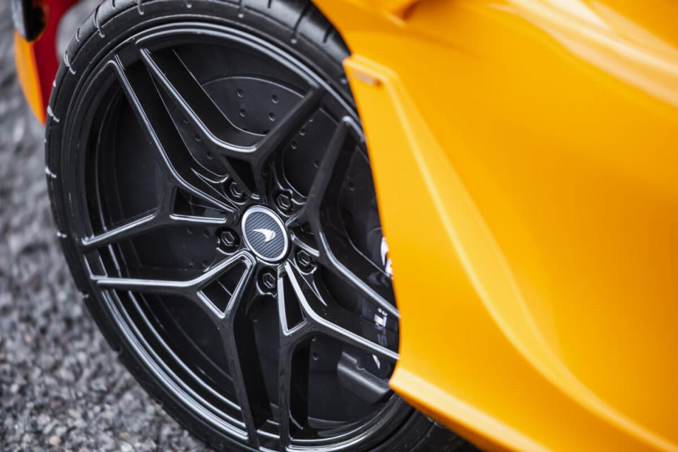 Small-11072-McLaren720SRide-On.jpg