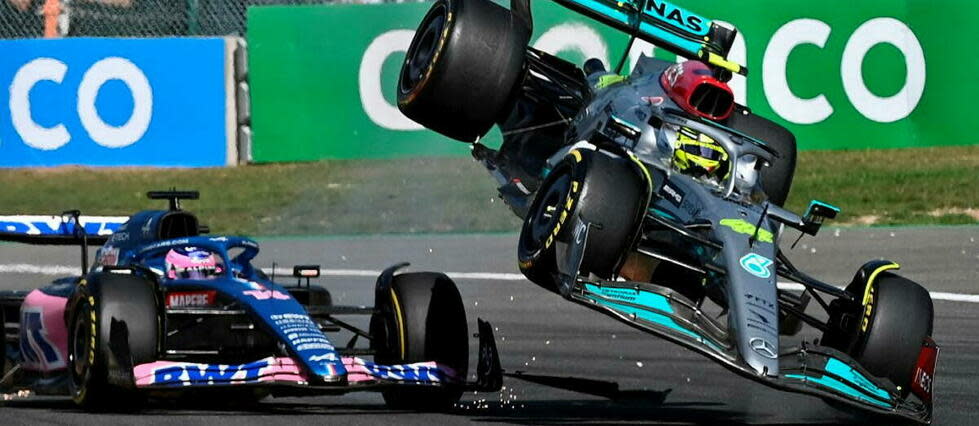 Lewis Hamilton et Fernando Alonso se sont percutés lors du Grand Prix de Belgique, ce qui a provoqué la colère de l'Espagnol.  - Credit:JOHN THYS / AFP