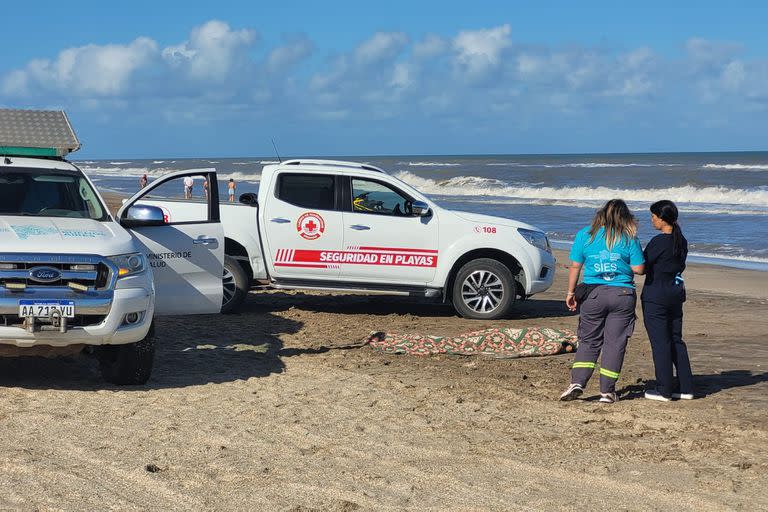 Un turista encontró el cuerpo en el mar, 500 metros al norte del balneario Nómade