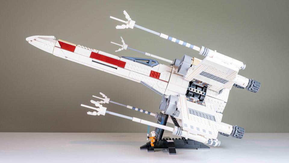 Lego UCS X-Wing Starfighter side view, facing left