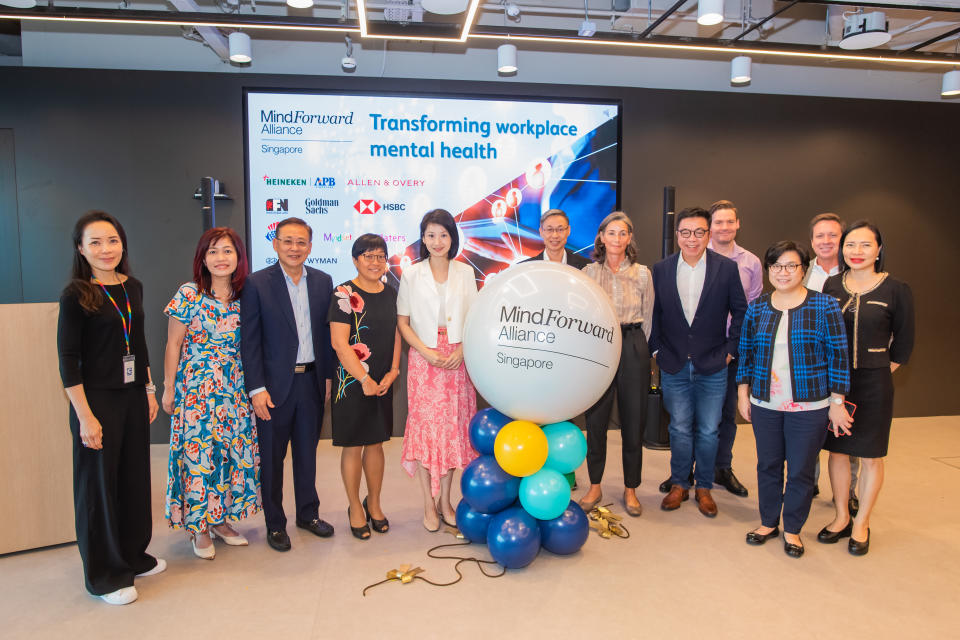 <div> <i><div><i><i>Ms. Sun Xueling, Minister of State in the Ministry for Social and Family Development & Home Affairs with the founding members of MindForward Alliance Singapore at the launch event.</i></i></div></i> </div>